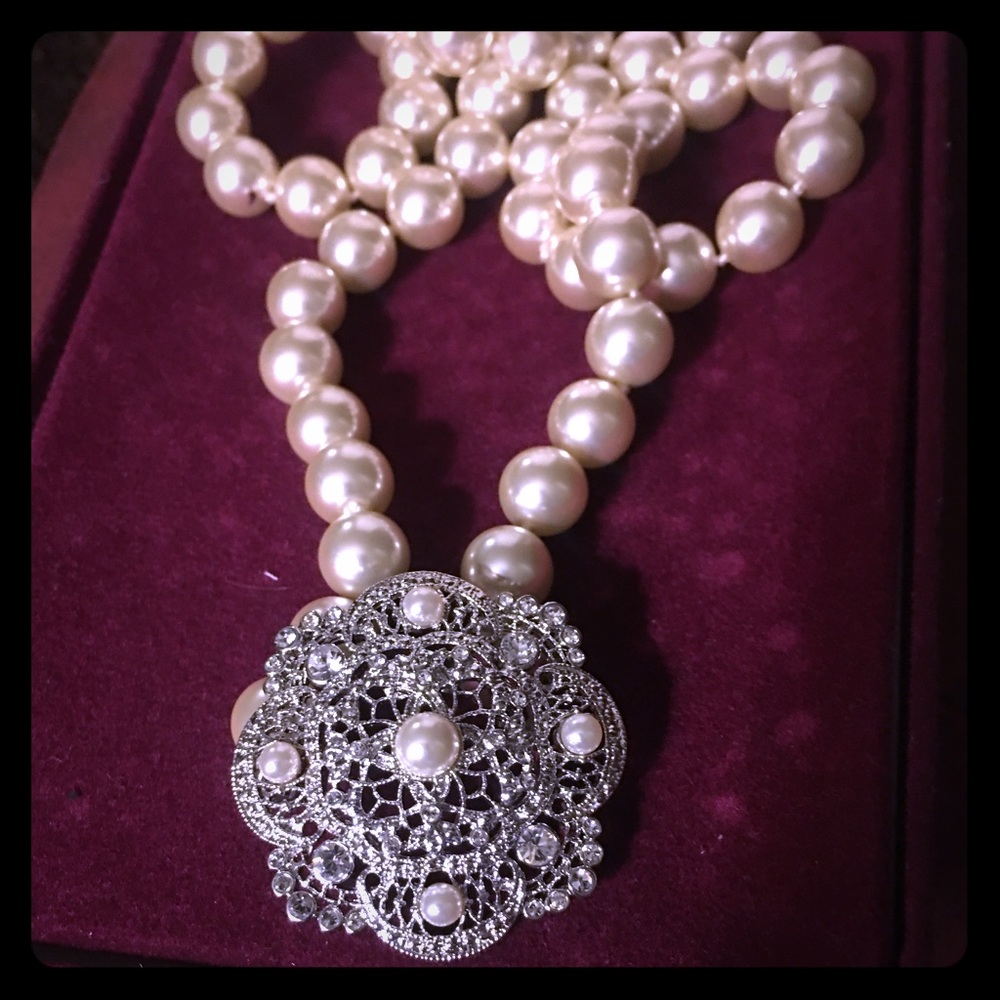 SOLD Camrose&Kross JBK inspired pearl necklace